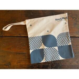 SOCKWELL Everyday Canvas Zip Pouch